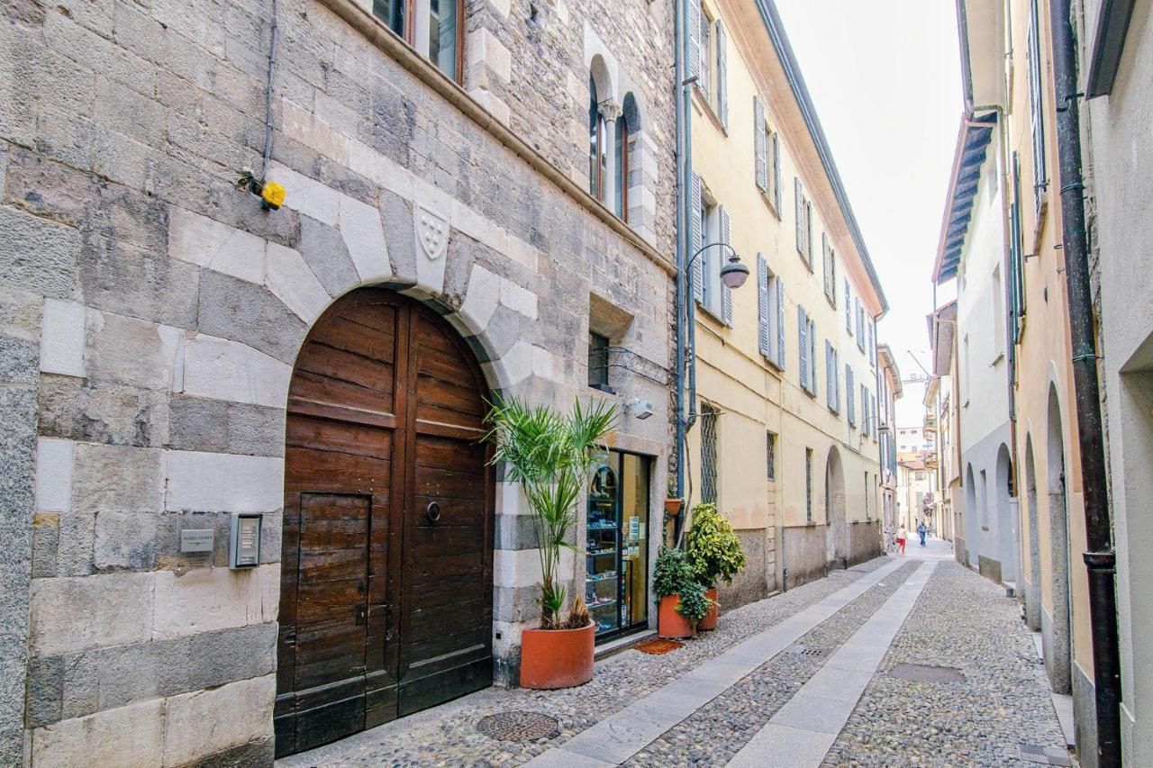 Palazzo Del Pero - The House Of Travelers Apartment Como Exterior photo